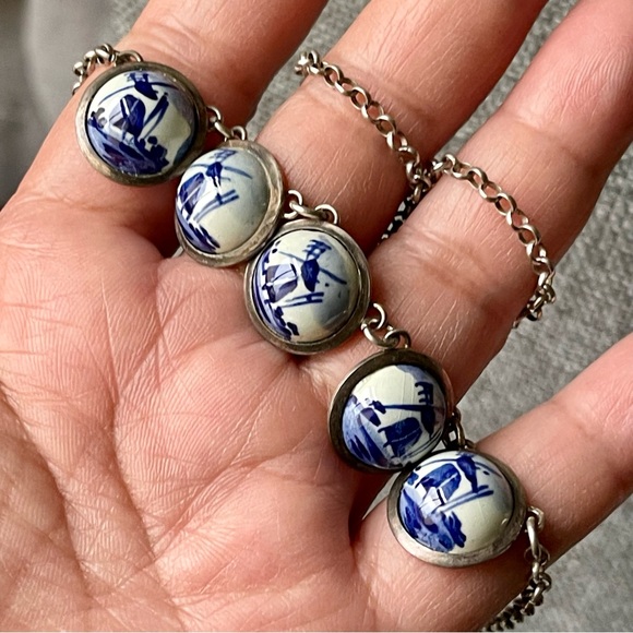 Vtg Five Pendant Charms Enamel Dutch Holland Windmill Silver Tone 16" Necklace - Picture 3 of 12